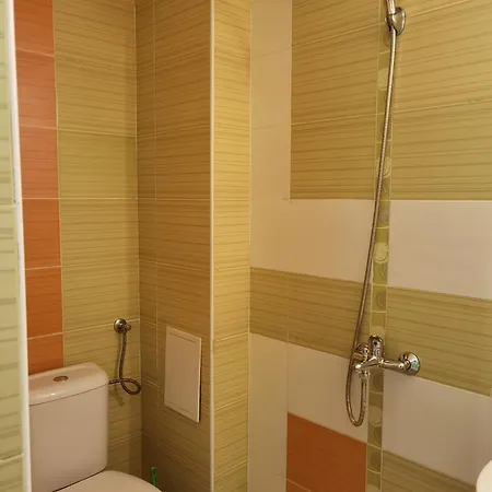 Navi Hotell *